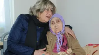 Manisa'da Huzurevi Sakinlerine Yılbaşı Kutlaması