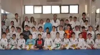 Somalı Tekwandocuların Kuşak Terfi Heyecanı