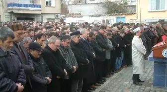Asuman Öğretmen Karağaç'ta Toprağa Verildi