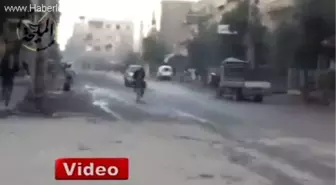 Esad Güçleri Şam'da Pazar Yerini Bombaladı