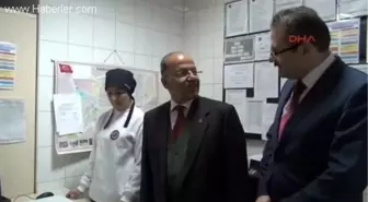 Kırıkkale'de Yılbaşı Gecesini Görevleri Başında Geçiren Kamu Görevlilerini Vali Ali Kolat Yalnız...