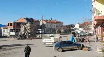 Belediye Başkanı Beldesinde İşsizliği Bitirdi