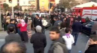 Bağcılar'da İki Otomobil Çarpıştı: 8 Yaralı