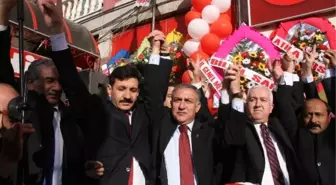 MHP Yozgat Belediye Başkan Adayı Uğur Bektaş Seçim Bürosunu Hizmete Açtı