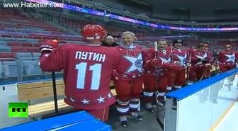 Putin, Formunu Bu Sefer Buz Pistinde Sergiledi