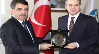 Gençlik ve Spor Bakanı'ndan Kars Belediyesi'ne Ziyaret