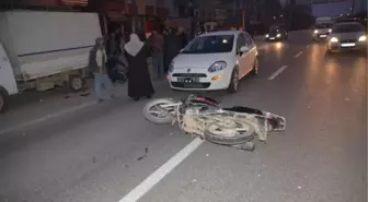 Kamyonete Çarpan Motosiklet Sürücüsü Ambulansı Böyle Bekledi