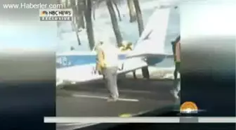 Uçak New York'un En İşlek Caddelerinden Birine İniş Yaptı