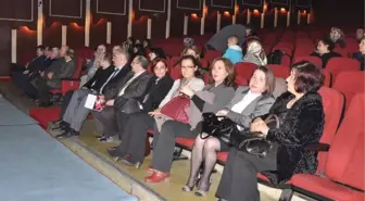 Zonguldak'ta 'Engelleri Bir Çiçekle Aşıyoruz' Konferansı