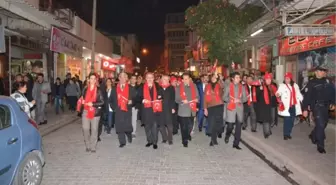 Boru-Trampet Takımı Eşliğinde Fener Alayı