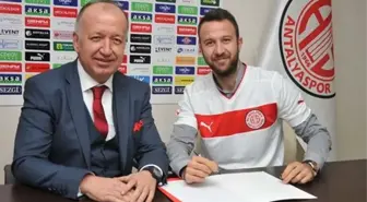 Giray Kaçar Medical Park Antalyaspor'a Transfer Oldu