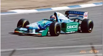 Schumacher'in Benetton F1 Arabası Satıldı