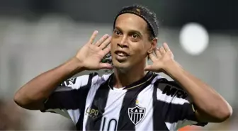 Ronaldinho, Atletico Mineiro İle Sözleşme Yeniledi