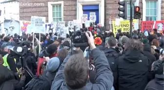 Londra'da gergin anma töreni -