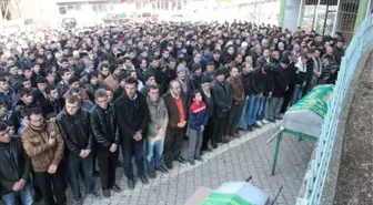 Denizli'deki Baraj İnşaatında Ölen İşçiler Toprağa Verildi