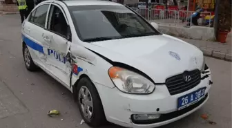 Polis Otosuyla Minibüs Çarpıştı: 2 Yaralı