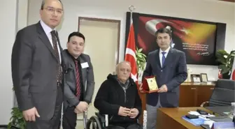 Altıntaş'tan Kamu Hastaneleri Birliği Genel Sekreteri Dr. Atila Oğuz Boyalı'ya Plaket