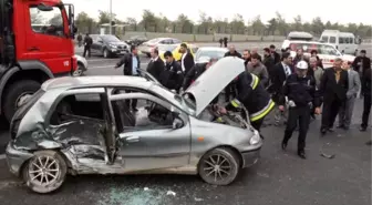 Şanlıurfa'da 2 Otomobil Çarpıştı: 2 Yaralı