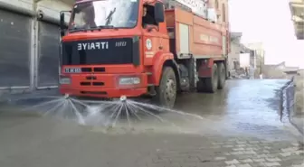 Gercüş Belediyesi Cadde ve Sokakları Yıkadı