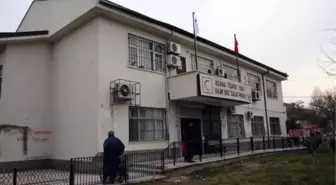 Sıranızı Bekleyin' Diyen Doktoru Yumrukladılar