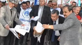 Türkiye Kamu-Sen'den Aydın'da Bordro Yakma Eylemi