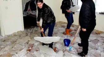 Erzurum'da, Apartman Dairesi Buzul Eve Döndü