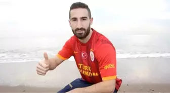 Umut Gündoğan, Galatasaray Formasıyla Poz Verdi