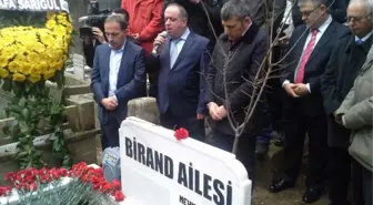 Usta Gazeteci Mehmet Ali Birand Mezarı Başında Anıldı