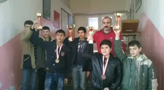 Erzincan'da Okul Sporları Satranç Turnuvası Yapıldı