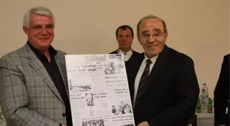 Başkan Sedefçi'ye Doğum Günü Tarihli Gazete Hediyesi