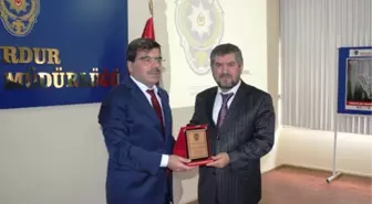 Burdur Polisi'nden Güven Eli Projesi