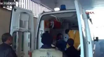 Çatıyı Temizlerken Düşüp Yaralandı