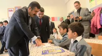 Van'da Öğrenciler İlk Kez Karne Alan Öğrenciler Büyük Heyecan Yaşadılar