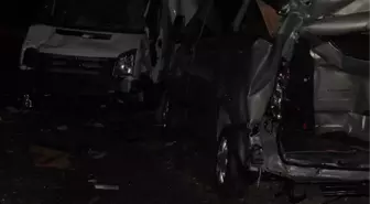 Başkent'te Trafik Kazası; 1 Ölü, 25 Yaralı