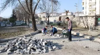 Turhal'da Mezarlıklarda Bakım Çalışması