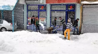 Tunceli'ye Beklenen Kar Yağdı