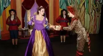 Çocuklar Tiyatroya Doyacak