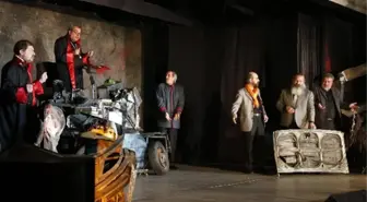 Merhum Uğur Mumcu Tiyatro Oyunuyla Anıldı