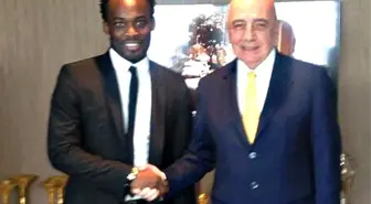 Ve Essien Resmen Ac Milan'da