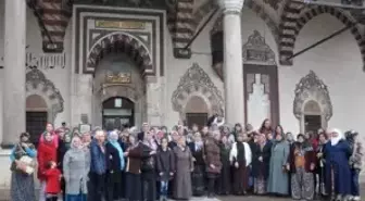 Gördesli Kadınlar Manisa'ya Çiçeklerle Geldi