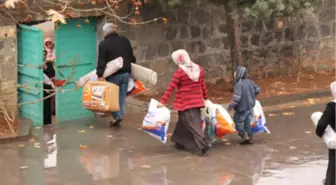 Siverek'te Kimse Yok Mu Derneğinden 80 Aileye Yardım