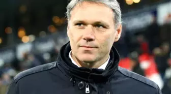 Van Basten Ayrılıyor