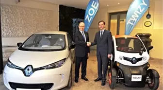 Renault 2013'e İmzasını Attı