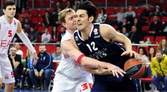 Anadolu Efes, Laboral Kutxa'yı 72-66 Yendi