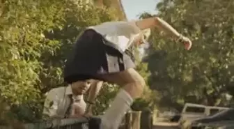 'Kendini Özgür Kıl' Reklam Filmi Tepkilere Yol Açtı