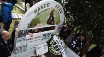 Barış Manço Mezarı Başında Anıldı