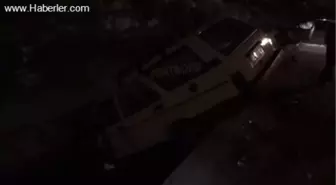 Park Halindeki Otomobili Kanala Uçurdu