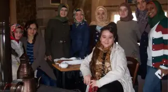 Üniversiteliler At Çiftliğinde Stres Attı