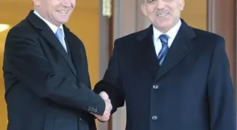 Cumhurbaşkanı Gül, Basescu Onuruna Köşk'te Yemek Verdi