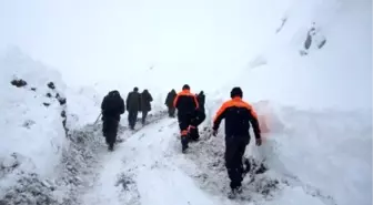 Çığ Altında Kalan İranlıları Arma Çalışmaları Sürüyor